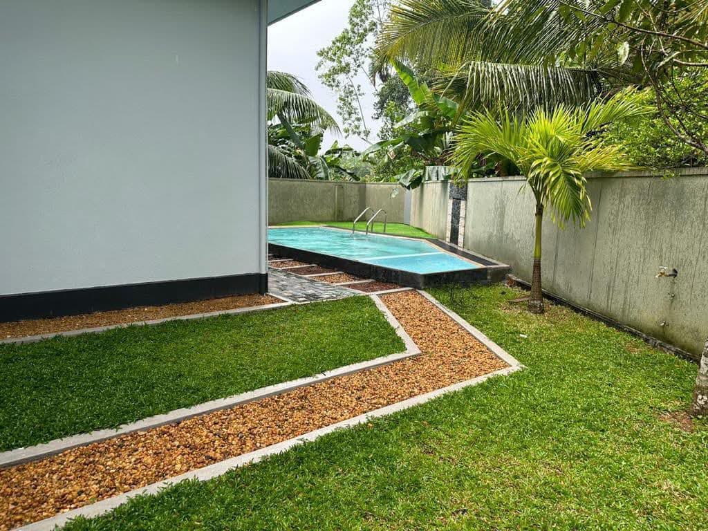 Kaluthara Residence — photograph 1